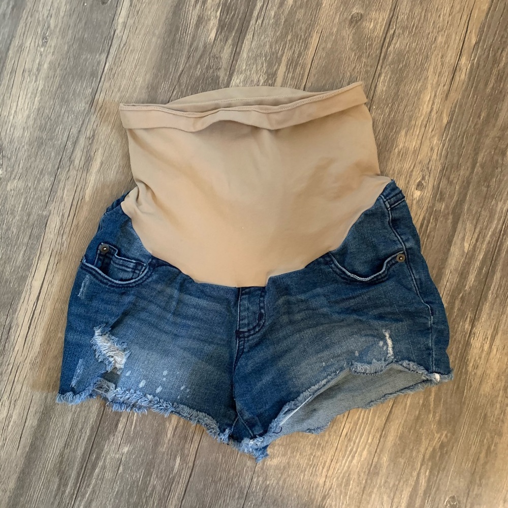 Maternity shorts